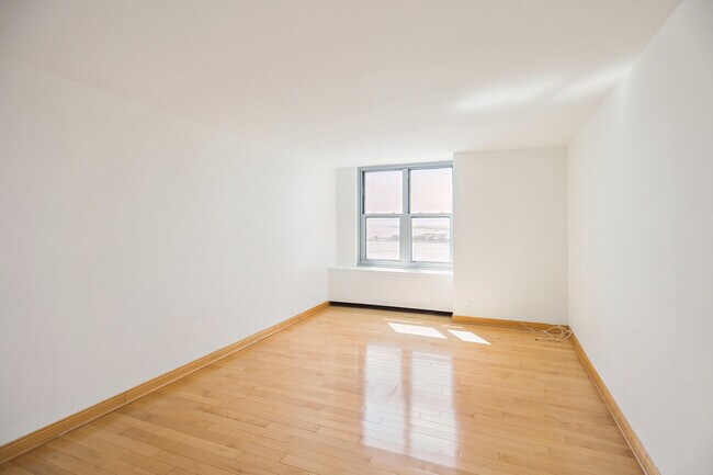 Building Photo - 400 E Randolph St