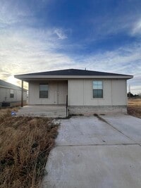 Building Photo - 2632 Hickory Ave