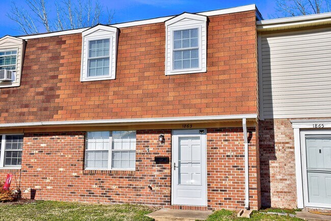Building Photo - TOWNHOME FOR RENT - HAMPTON!