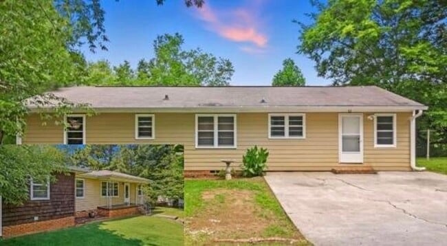 Building Photo - 3005 Pine Dr NE
