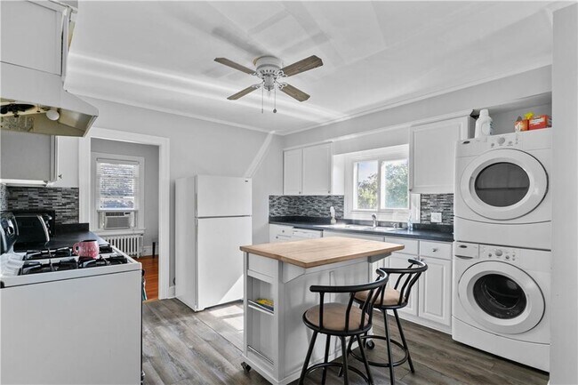 Building Photo - 5 Slocum St