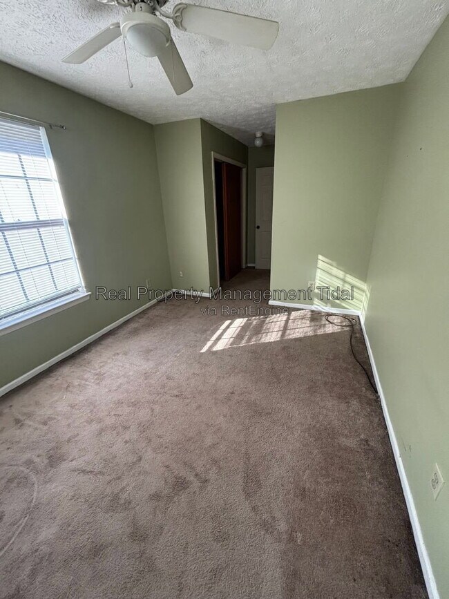 Building Photo - 361 Circuit Ln