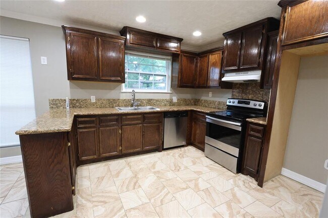 Building Photo - 13819 Clark Towne Rd