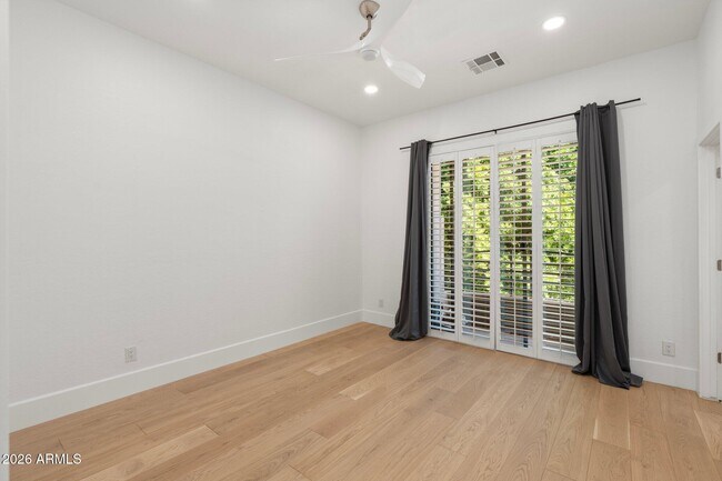 Building Photo - 7471 E Sunnyvale Dr