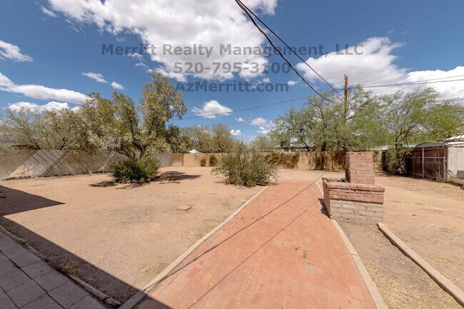 Building Photo - Perfect 3 bdrm 2 bath home in quiet centra...