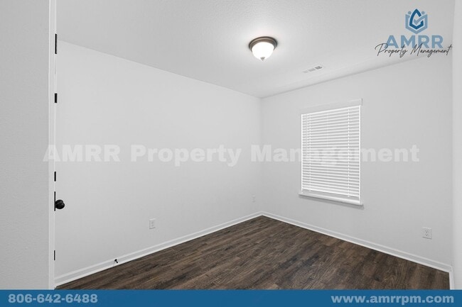 Building Photo - New Beginnings Start With AMRR: Cozy 3 Bedroom Available in May!