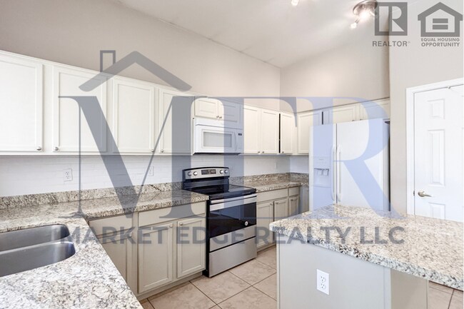 Building Photo - 3Bed/2Bath Home w/3 Car Gar at 59th Ave/Un...
