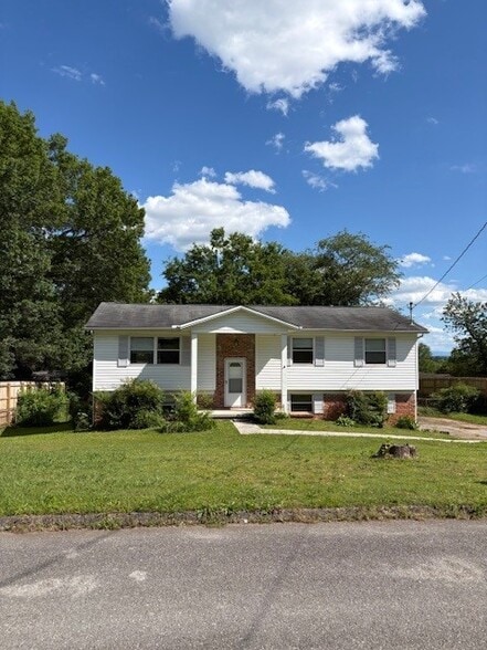 Front of House - 10912 Dineen Dr
