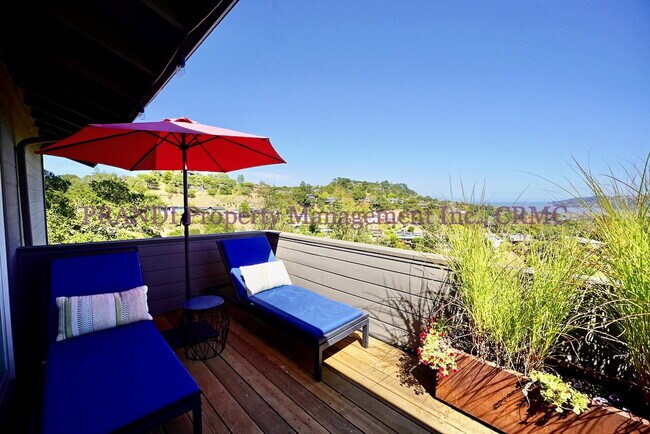 Building Photo - Spacious Greenbrae View Home with Privacy ...