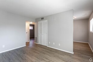 Building Photo - Pine Ridge Apartments