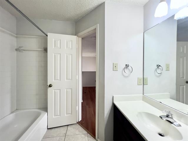 Building Photo - 1505 Shalain Dr