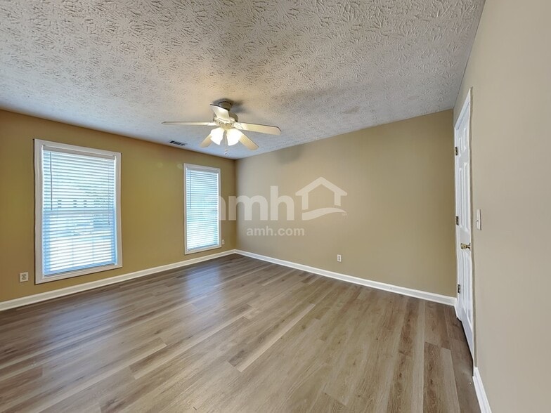 Building Photo - 3512 Kittery Dr SW