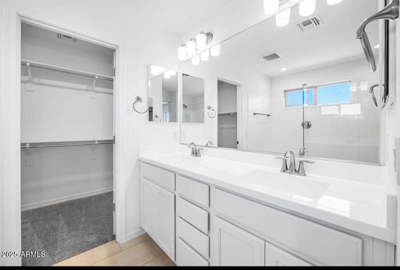 Building Photo - 14663 W Sand Hills Rd