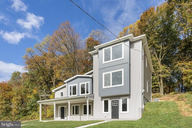 Building Photo - 153 Old Lincoln Hwy