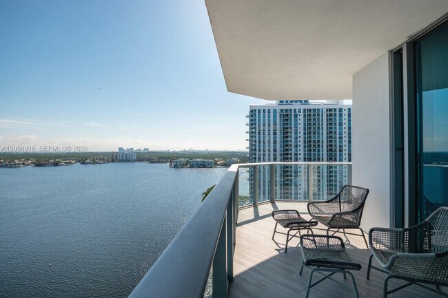Building Photo - 17301 Biscayne Blvd