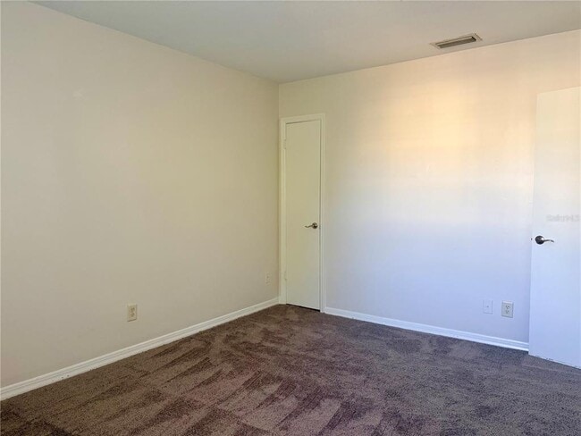 Building Photo - 204 Pompano Dr SE