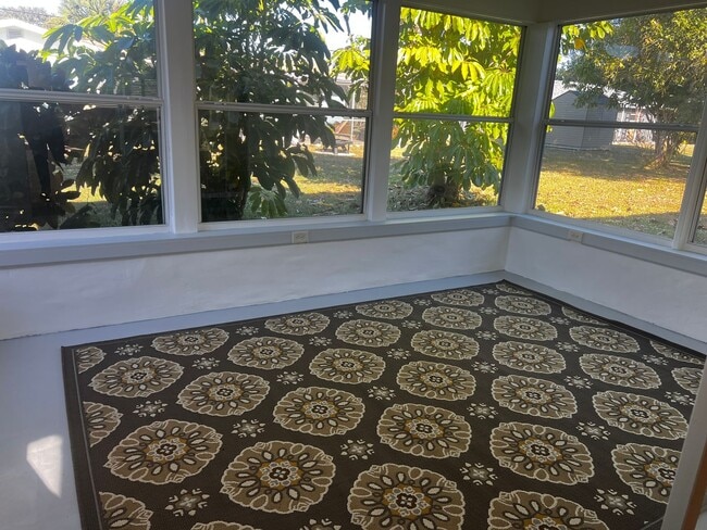 Building Photo - Immediate Availability on Newly Updated 2BR/2BA in South Venice