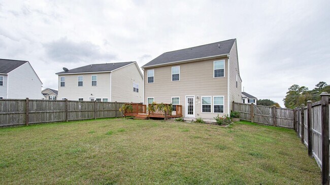 Building Photo - 3 Bedroom/ 2.5 Bath Home - Cane Bay