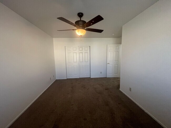 Building Photo - Desert Shores Beauty is like living in your own personal suite!