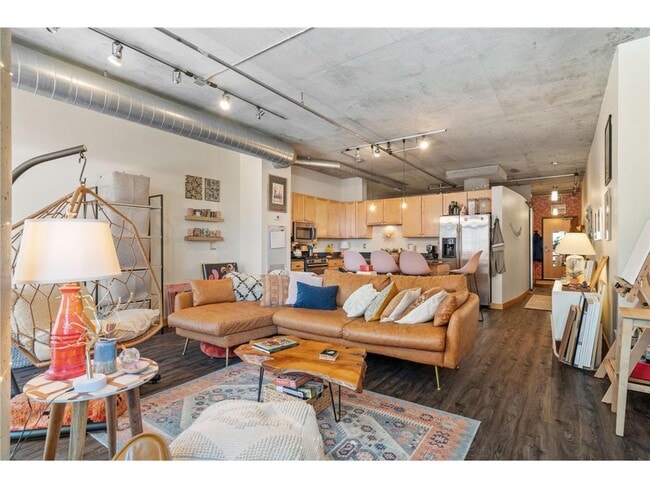 Building Photo - 720 N 4th St