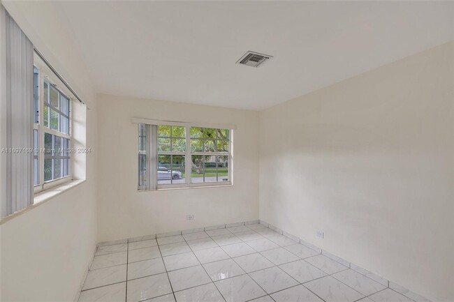 Building Photo - 13935 S Biscayne River Dr