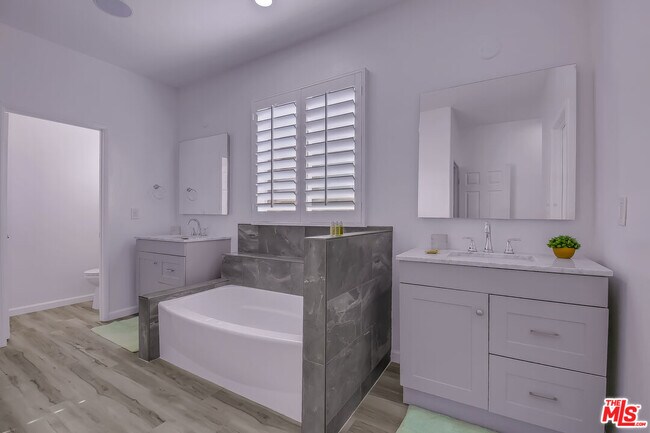 Building Photo - 82580 Yeager Way