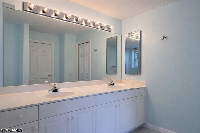 Building Photo - 10020 Heather Ln