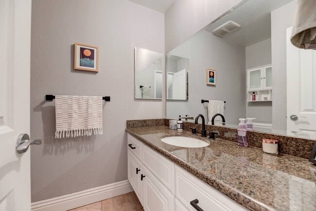 Building Photo - 1405 Goodman Ave