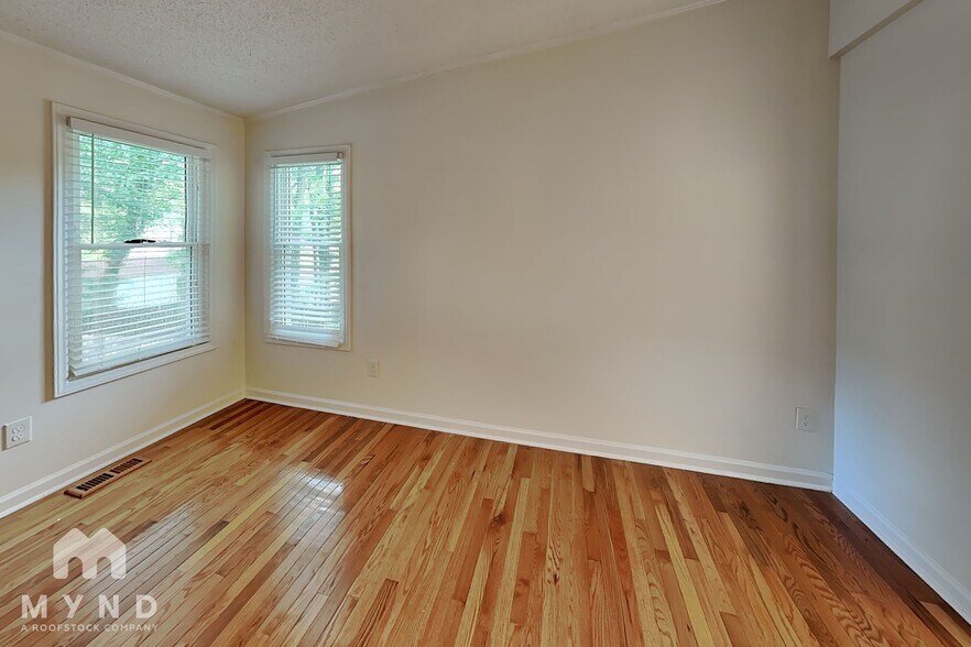 Building Photo - 7954 Tiburon Cir