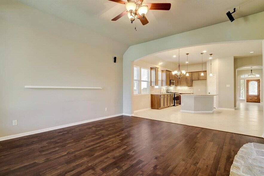 Building Photo - 4919 Grand Chateau Ln