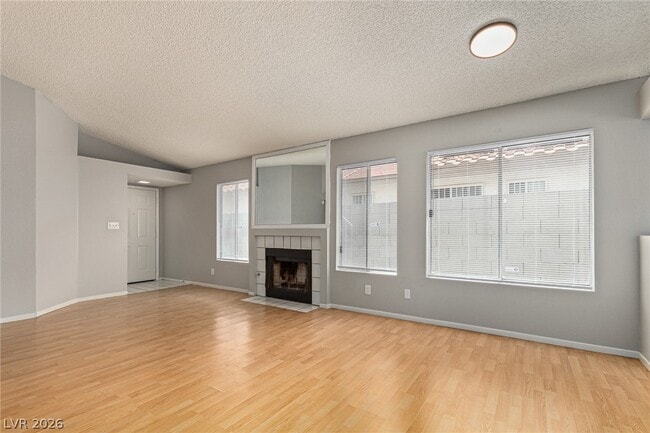 Building Photo - 2689 Rungsted St