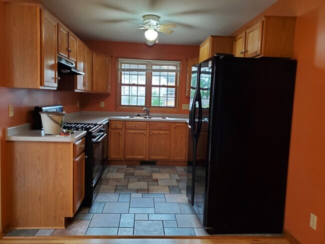 Building Photo - 1519 Portland Ave S