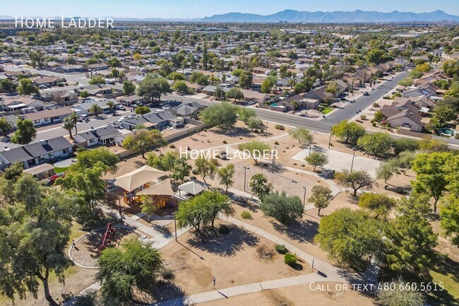 Building Photo - 745 N Hazelton Dr