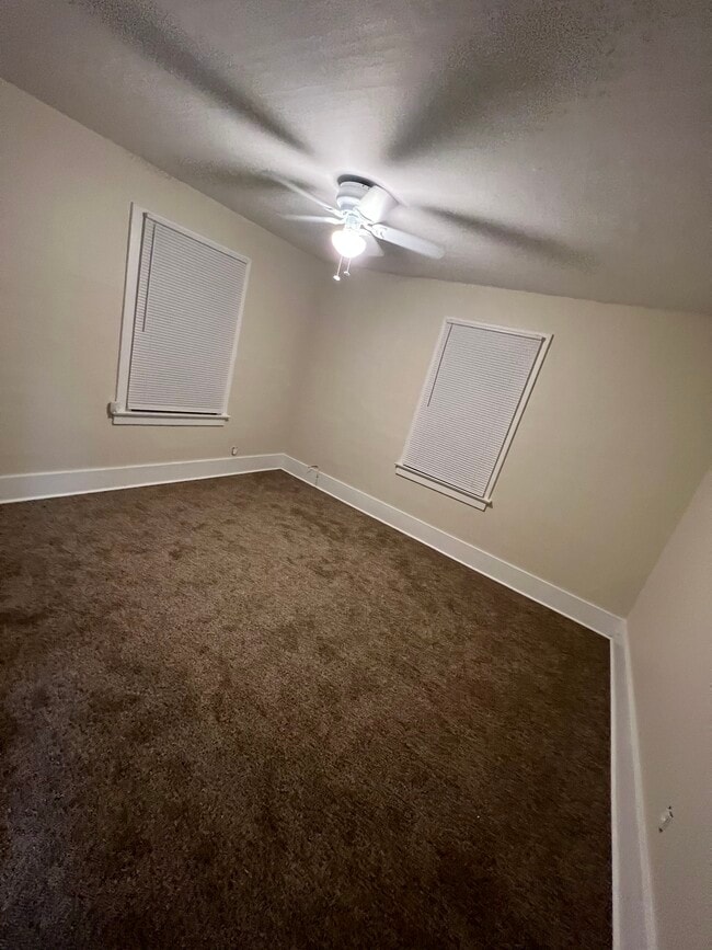 Building Photo - 104 Seward Ave