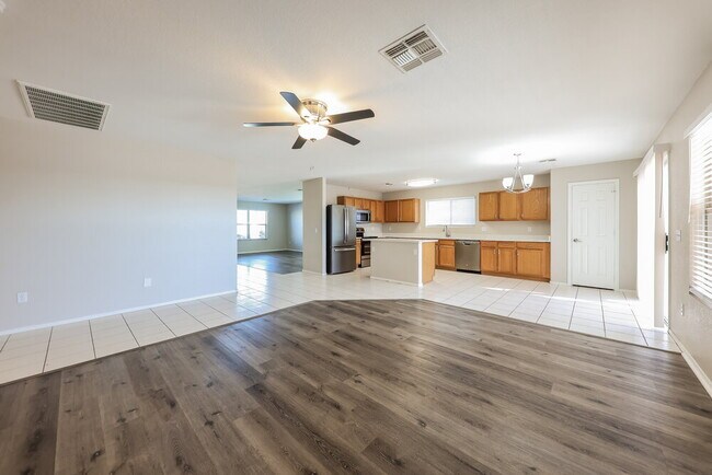 Building Photo - 8211 W Mission Ln