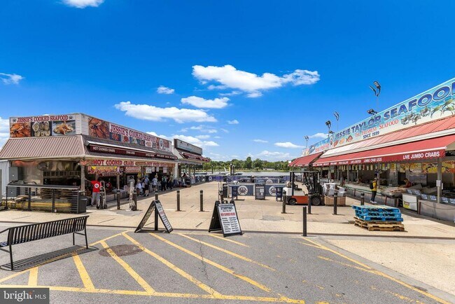 Building Photo - 1101 3rd St SW