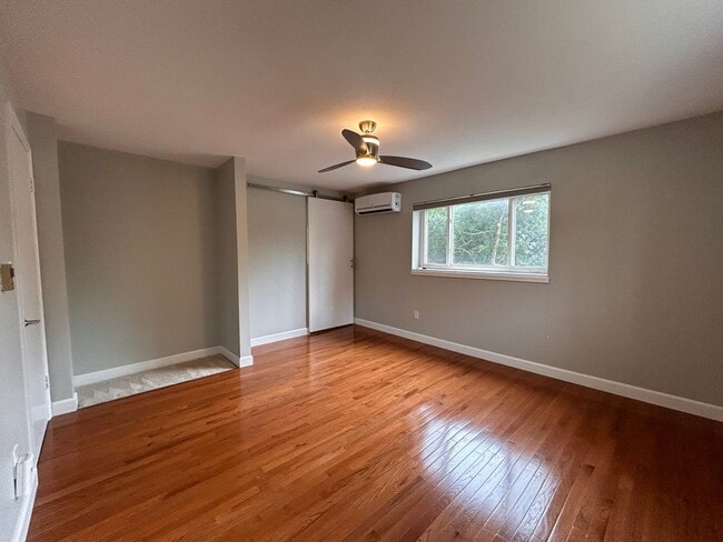 Building Photo - $0 DEPOSIT OPTION! BEAUTIFUL 1 BEDROOM CARRIAGE HOUSE IN THE HEART OF DENVER