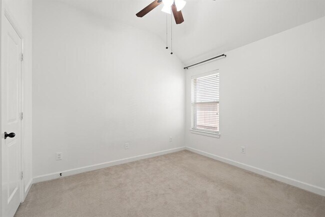 Building Photo - 9007 Painted Daisy Ln