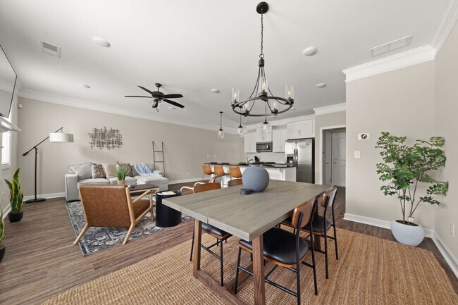 Building Photo - 3604 Silvery Wy