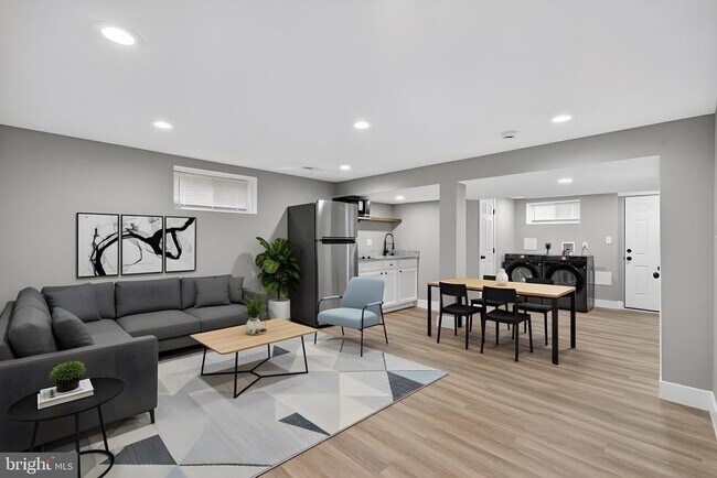 Building Photo - 1109 Congress St SE