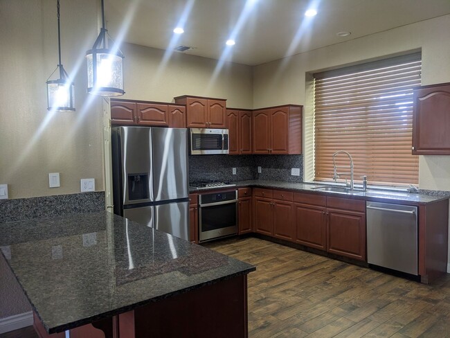 Building Photo - SW SPLIT WING BEAUTY !!! SPECIAL! $3047.50...