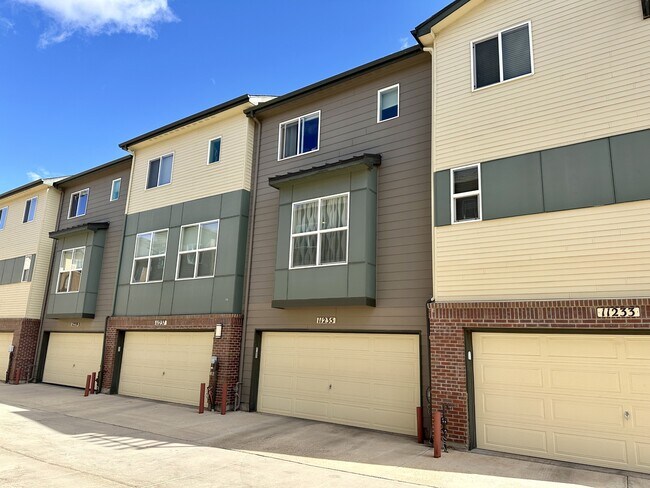 Building Photo - 11235 Colony Row