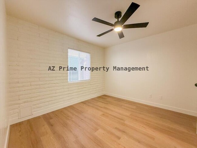 Building Photo - 3056 N 32nd St