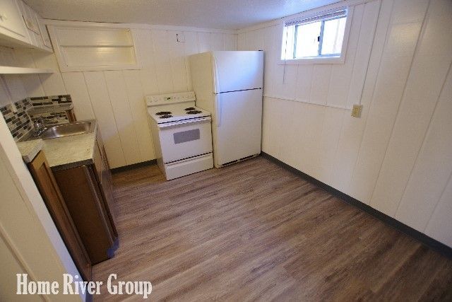 Building Photo - 219-B