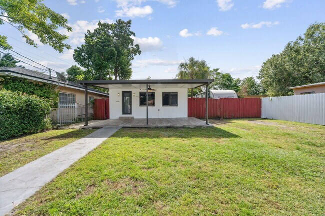 Primary Photo - 1204 NW 70th St
