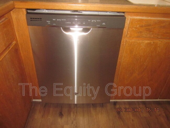 Building Photo - 437 N Park St