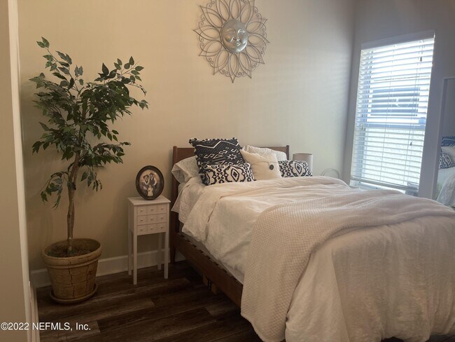 Building Photo - 204 Salt Grass Ct