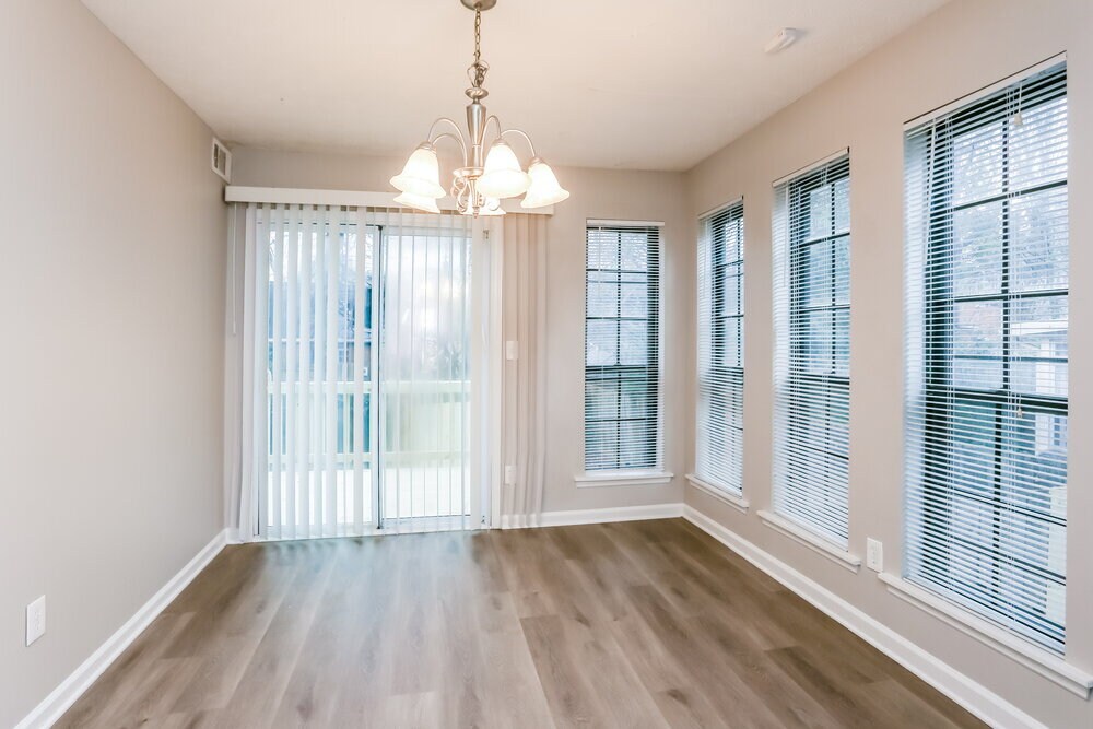 Building Photo - 4723 Old Highgate Entry