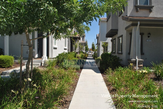 Building Photo - 3057 Pruett Dr