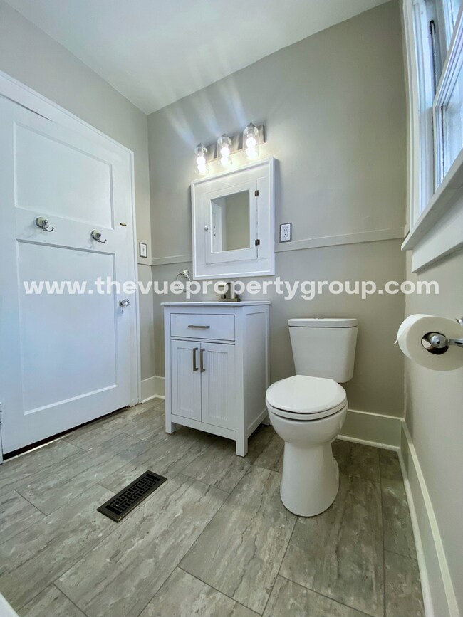 Building Photo - 3BR Beauty with Hardwood Floors + Remodeled Kitchen + Fenced Yard!